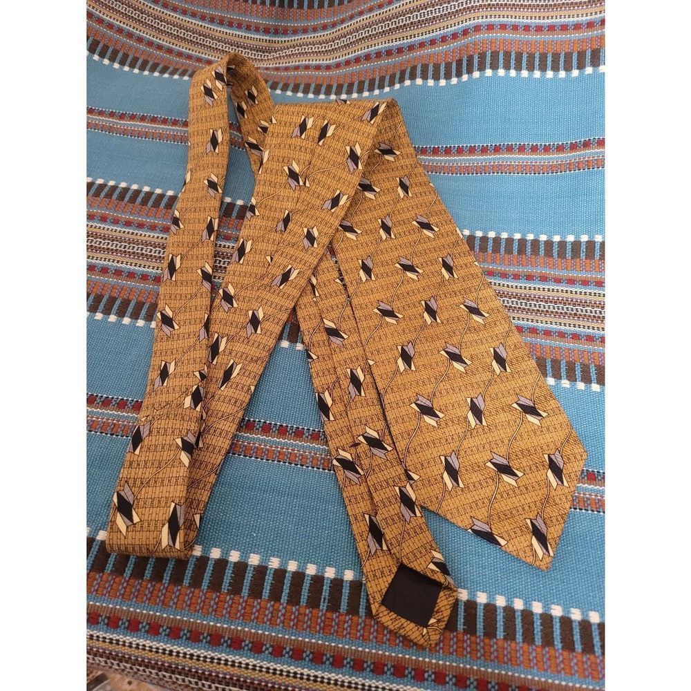 Andrew Scott 100% Silk Tie Gold and Black Design Office Dress Tie